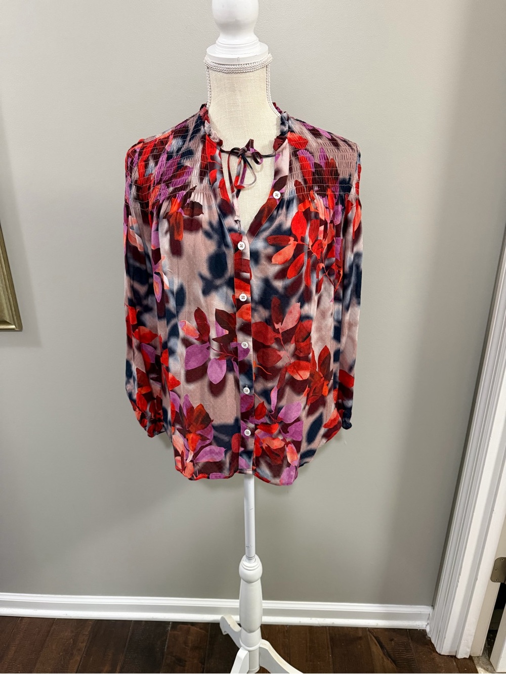 Soft Surroundings Celandine Floral Tie-Neck Blouse in Red & Pink. Size Small